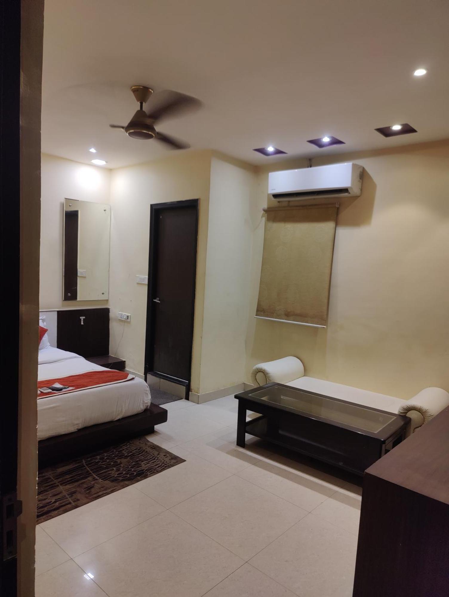 Hotel Sanjay Galaxy,Kanpur Exterior photo