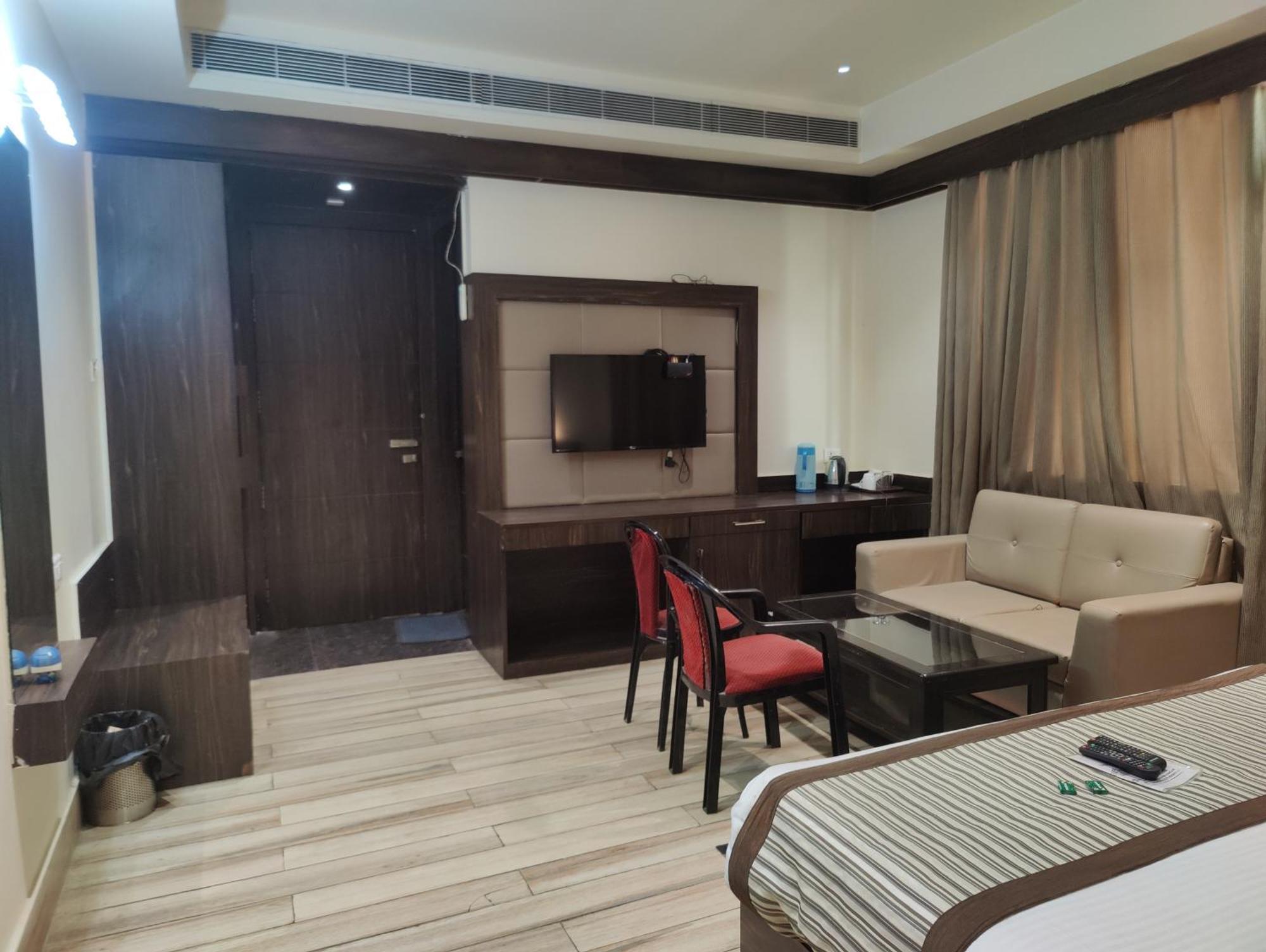 Hotel Sanjay Galaxy,Kanpur Exterior photo