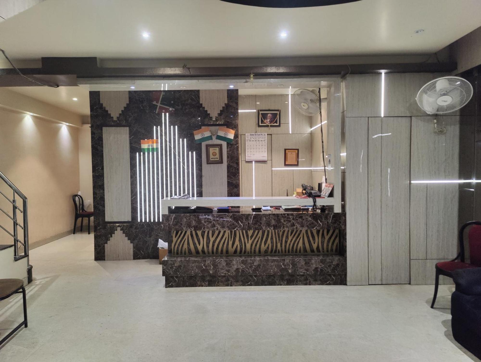 Hotel Sanjay Galaxy,Kanpur Exterior photo