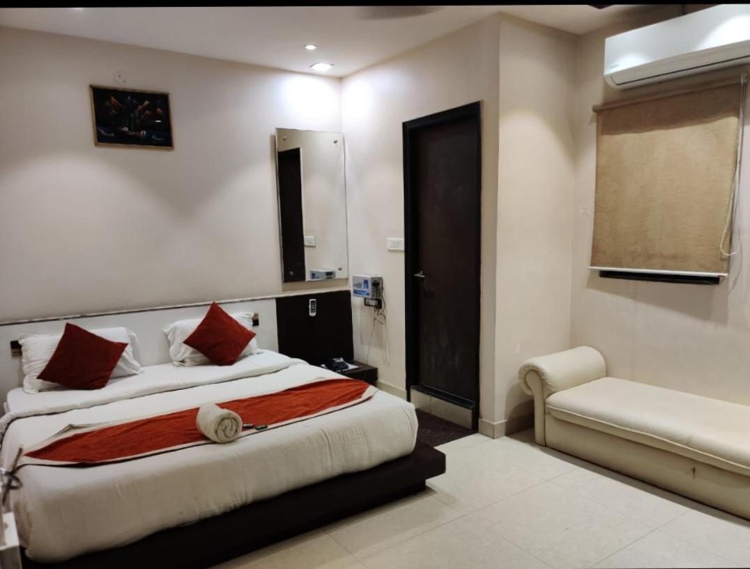 Hotel Sanjay Galaxy,Kanpur Exterior photo